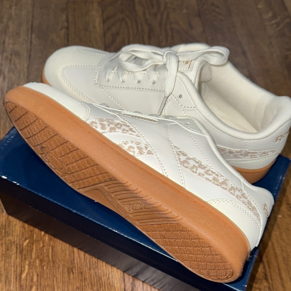 Reebok Cream and Brown Sneakers - Picture 5 of 5